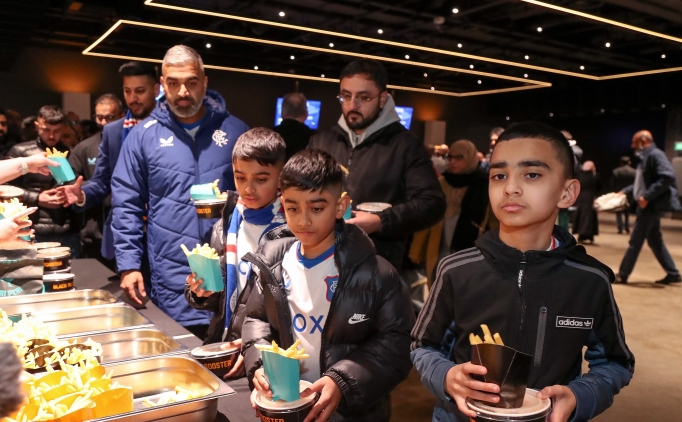 Rangers'tan Ibrox'ta iftar yeme�i!