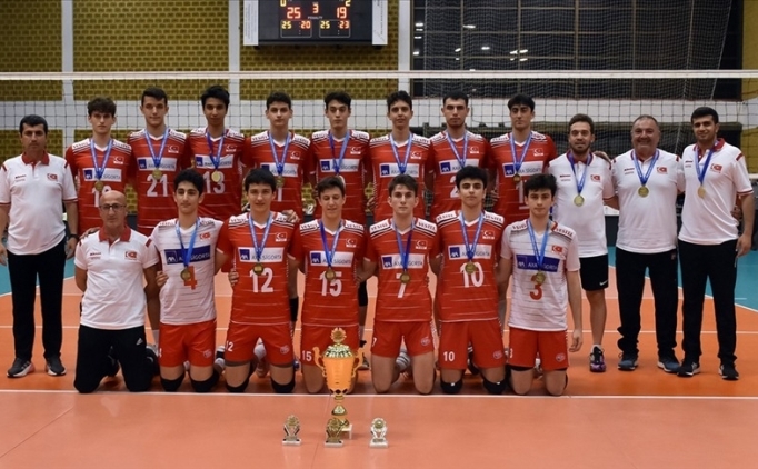 Trkiye 18 ya alt milli plaj voleybol takmlar Avrupa ampiyonas'nda