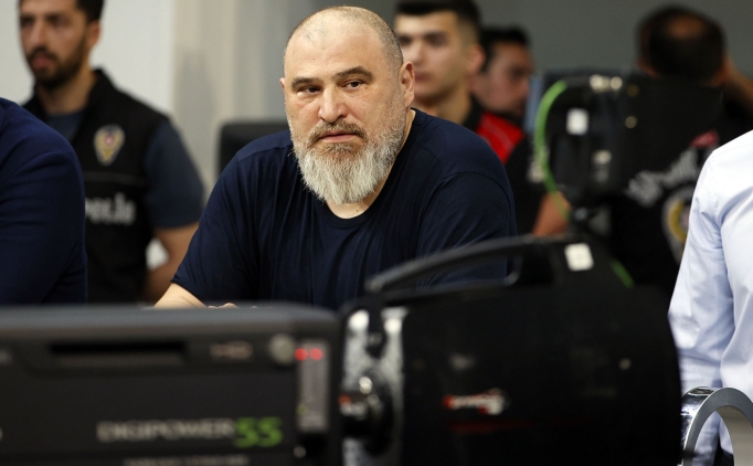 F.Bah�e'den Be�ikta�'a tepki: 'TBF ile g�r��t�n�z m�!'