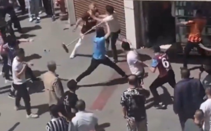 Galatasaray - Trabzonspor ma�� �ncesi sopal� kavga!