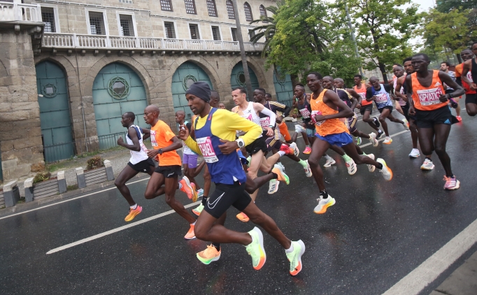 20. �stanbul Yar� Maratonu, rekor kat�l�mla pazar g�n� ko�ulacak