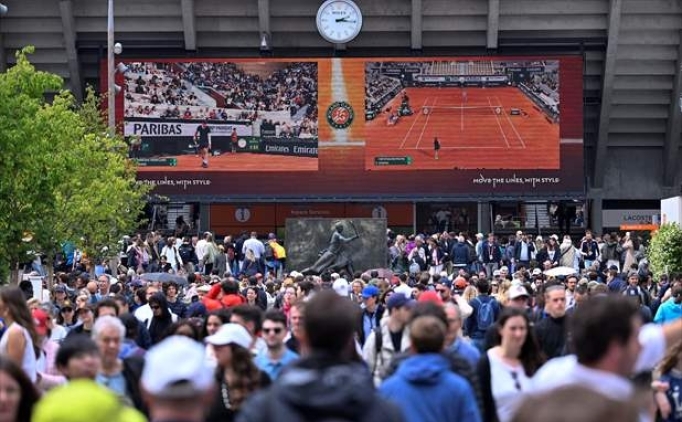 Sezonun ikinci grand slam turnuvas Fransa Ak, Paris'te balad