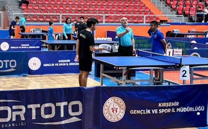 Masa Tenisi Gen�ler Tak�m-Ferdi T�rkiye �ampiyonas� ba�lad�