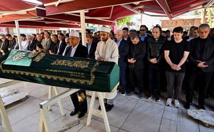 Ey�pspor Ba�kan� Murat �zkaya'n�n babas� �mer S�tk� �zkaya, defnedildi