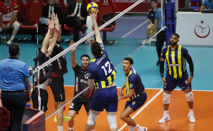 Fenerbah�e Medicana, �stanbul Gen�lik'e di� ge�iremedi!