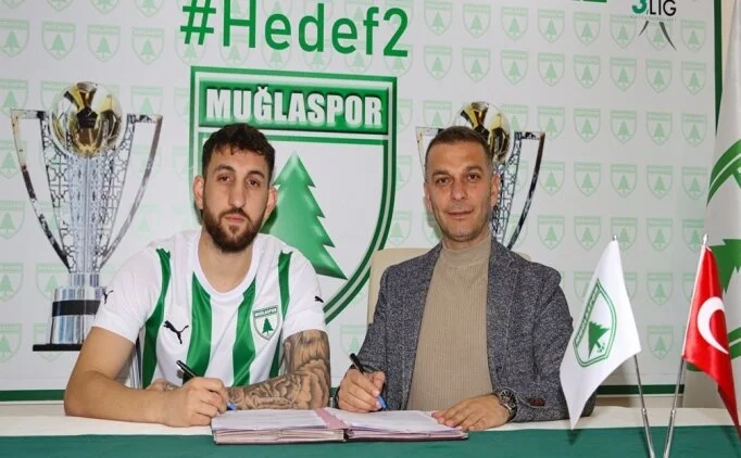 Mulaspor'da imzalar sryor