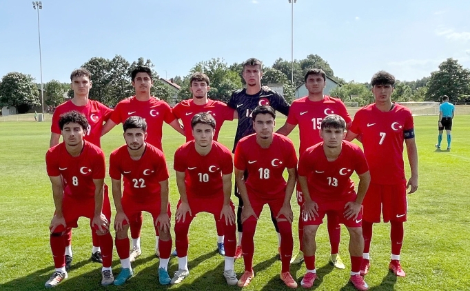 T�rkiye 18 Ya� Alt� Futbol Tak�m�m�z �rlanda'y� yendi