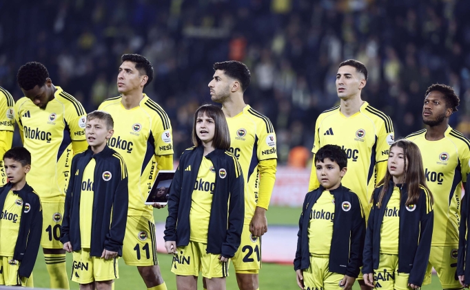 Fenerbah�e'de Yaz Y�ld�r�m da seremonide