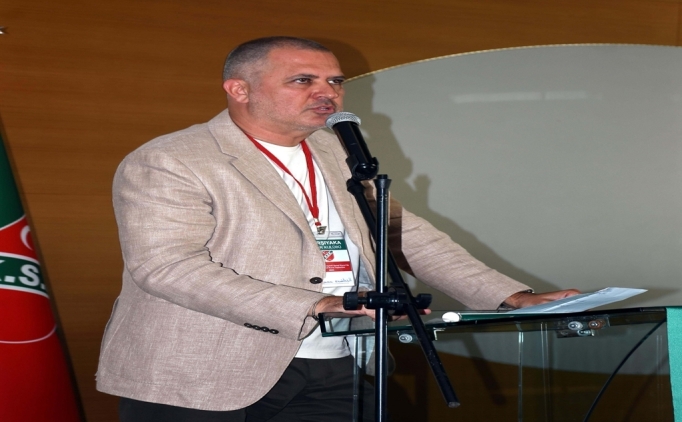 Kar��yaka'da Ba�kan'dan istifa