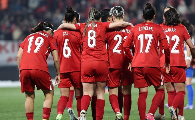 A Milli Kad�n Futbol Tak�m�'nda Slovenya ma�lar� kadrosu a��kland�