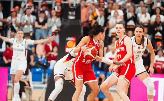 A Milli Kad�n Basketbol Tak�m�m�z, Almanya'ya ma�lup oldu