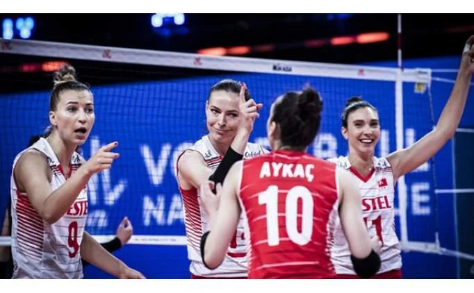 Kanada-Türkiye voleybol maçı ne zaman, saat kaçta ve hangi kanalda? Filenin Sultanları galibiyet için parkede