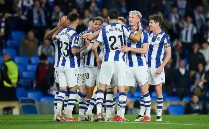 Real Sociedad, evinde rahat galip!