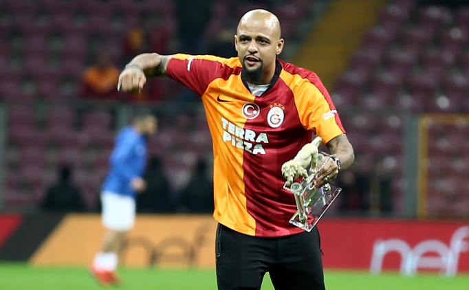 Felipe Melo'dan Hakan �alhano�lu mesaj�!