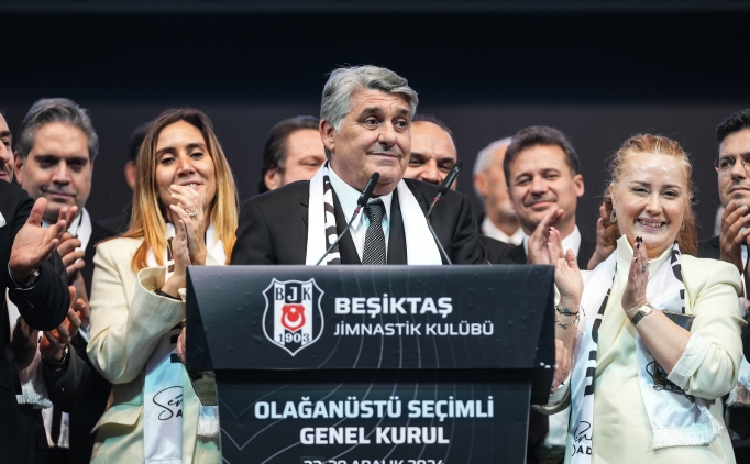 Beikta bakan Serdal Adal'da futbolculara mjde