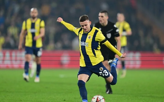 Fenerbahe'de Sebastian Szymanski alk ald