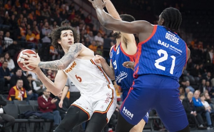 Galatasaray, ligde 4 ma� sonra kazand�!