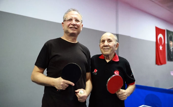 Ahmet �zer: '100 ya��ma kadar spora devam edece�im'