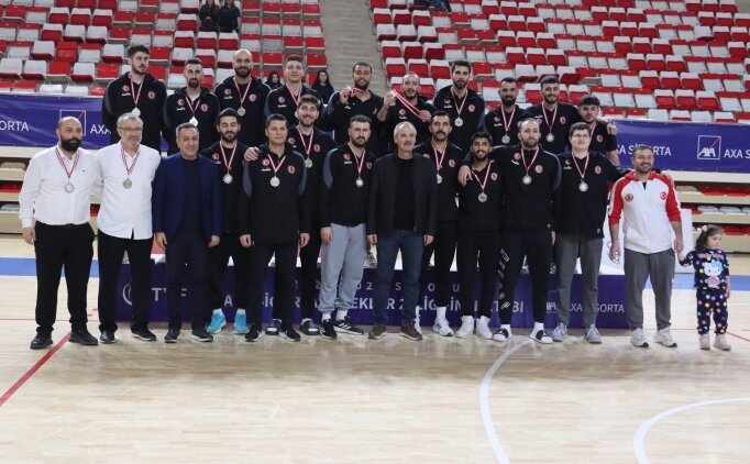 Sungurlu Belediyespor, AXA Sigorta Erkekler Voleybol 2. Lig'de �ampiyon oldu