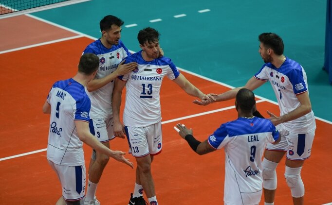 Halkbank, sahas�nda hata yapmad�, D�rtl� Final'e y�kseldi