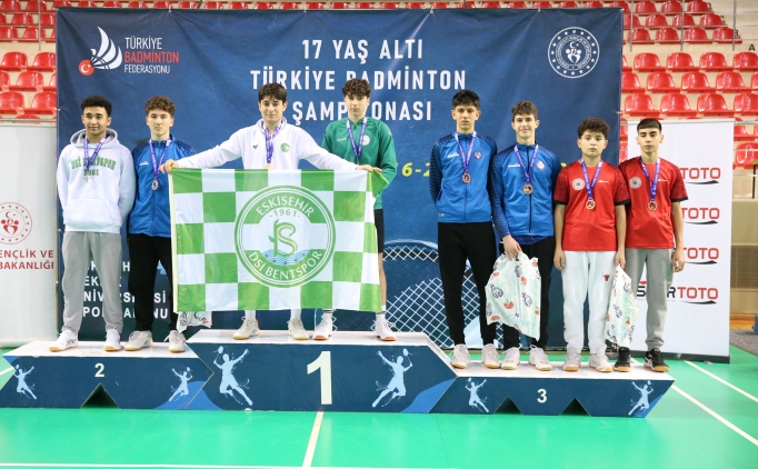 Eski�ehir'de d�zenlenen 17 Ya� Alt� Badminton T�rkiye �ampiyonas� sona erdi