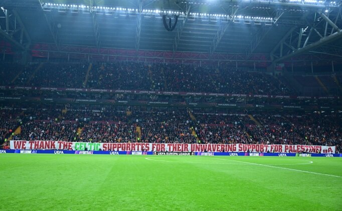 Galatasaray trib�nlerinden Celtic'e Filistin te�ekk�r�!