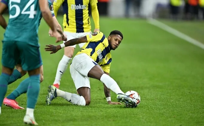 Fenerbah�e'de iki futbolcu cezal� duruma d��t�