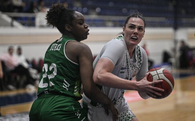 Nesibe Ayd�n'dan evinde kritik galibiyet