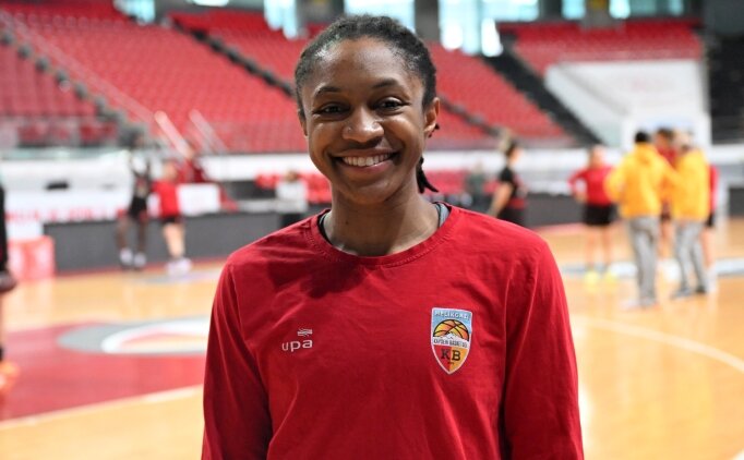 Kayseri Basketbol'un ABD'li oyuncusu Dangerfield, tak�m�n� s�rtl�yor