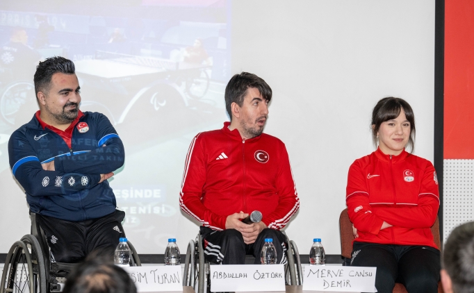 Milli para masa tenis�iler ��rencilerle bir araya geldi