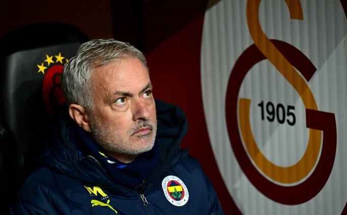 Hukuk�ular�n kanaati: 'Mourinho'ya 2 ma� ceza ��kar'