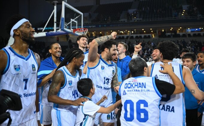 T�rk Telekom, �eyrek finalde!