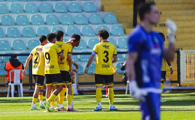 �stanbulspor, Sakaryaspor'u rahat ge�ti!