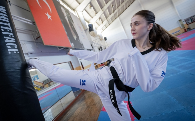 Milli tekvandocu Merve, k�z �ocuklar�na ilham oluyor