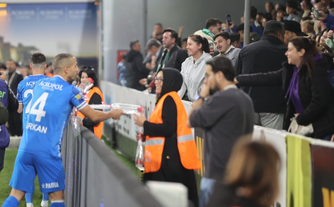 Sper Lig kulplerinden Kadnlar Gn mesajlar