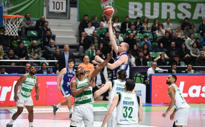 Bursaspor Y�rsan, sahas�nda TOFA�'� ge�ti!