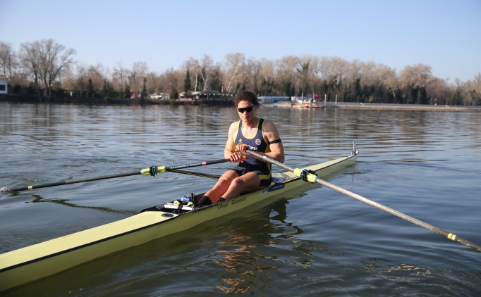 Fenerbah�eli milli k�rek�i Cevdet Ege Mutlu'nun hedefi olimpiyatlar