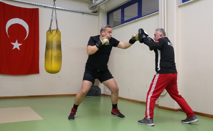 G�n�n stresinden boksla uzakla��yor