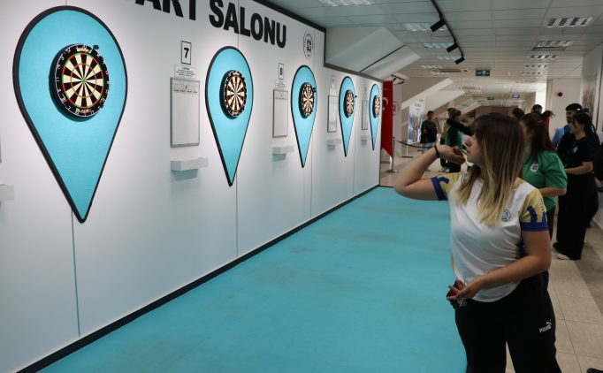 niversiteler aras Dart ampiyonas balad