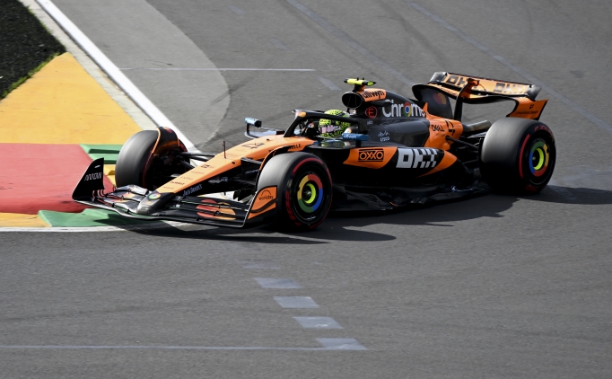 Formula 1'de ilk s�ralama turlar�na McLaren damgas�