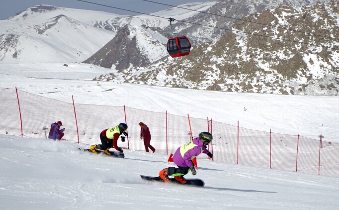 T�rkiye Snowboard �ampiyonas�, Erciyes'te ba�lad�