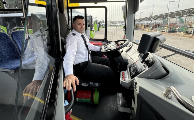 Otob�s �of�r�, e�iyle kurdu�u akademide kaleci yeti�tiriyor