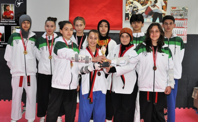 Ye�ilay'�n gen� sporcular�n hayali: Milli forma