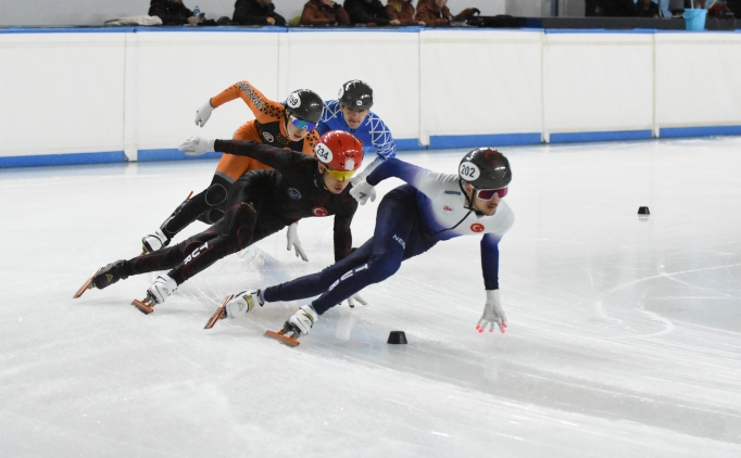 Buz pateninde Short Track T�rkiye �ampiyonas�, Erzurum'da sona erdi