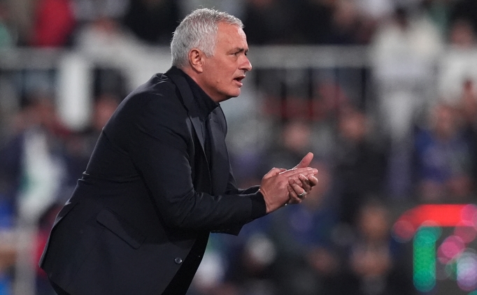 Mourinho'dan derbi öncesi özel toplantı!