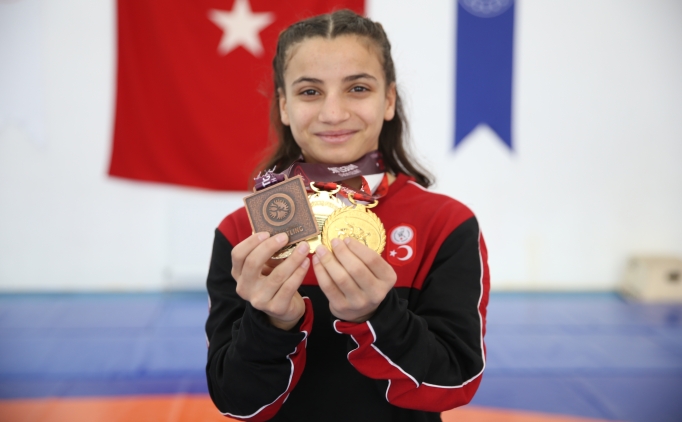 Milli g�re��i �irin A�kara, g�z�n� Avrupa �ampiyonlu�una dikti