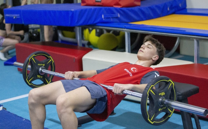 Milli cimnastik�iler, d�nya �ampiyonas�na haz�rlan�yor