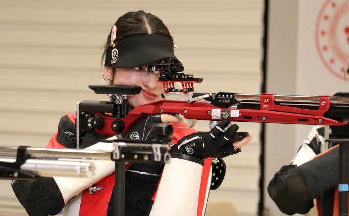 Milli At�c� Damla K�se, g�z�n� d�nya rekoru k�rmaya dikti