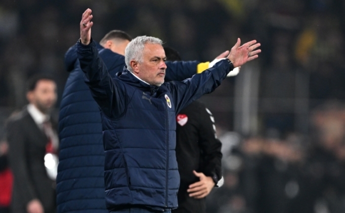 Jose Mourinho'ya k�rm�z� kart