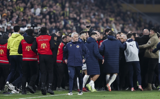 Fenerbah�e-Galatasaray derbisinin cezalar� belli�oldu!